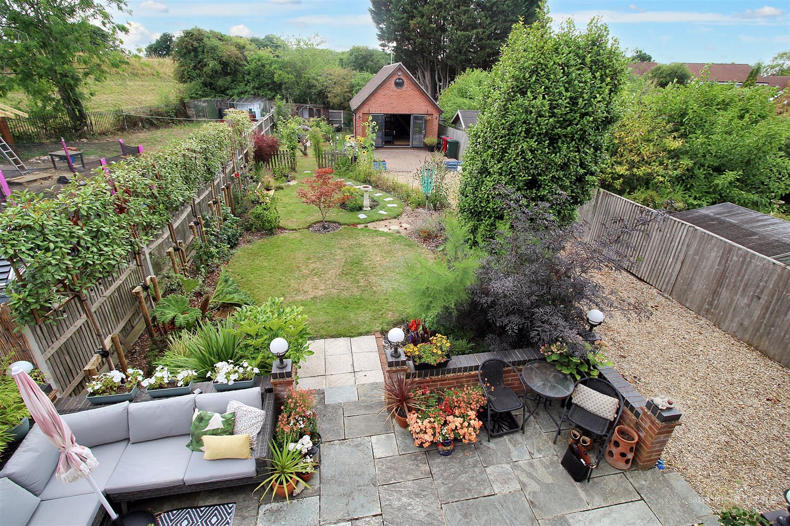 3 bed property in Glenwood Drive, Reading